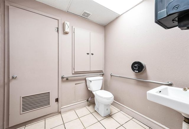 101 E Monseratte Street, El Campo, TX 77437