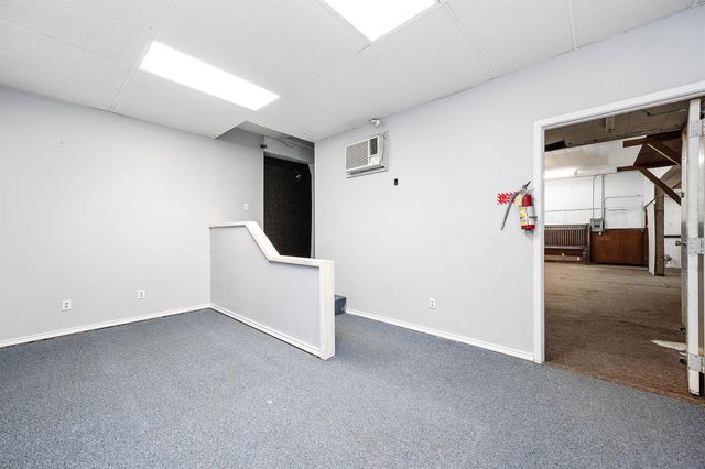 101 E Monseratte Street, El Campo, TX 77437