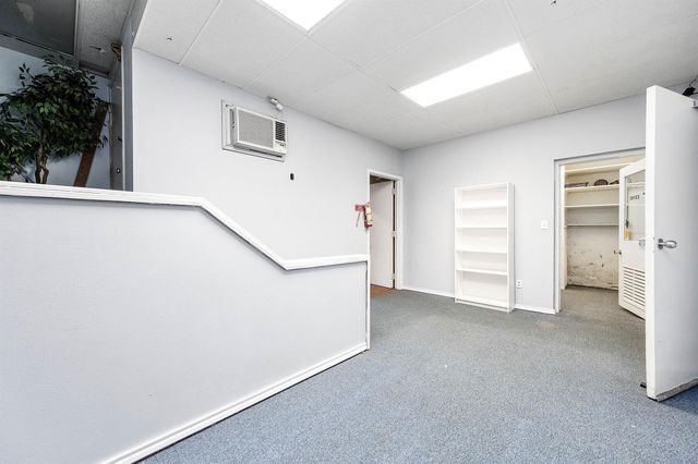 101 E Monseratte Street, El Campo, TX 77437