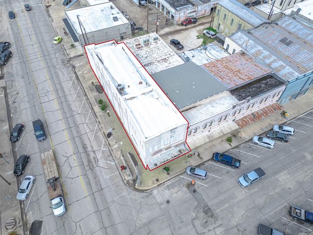 101 E Monseratte Street, El Campo, TX 77437