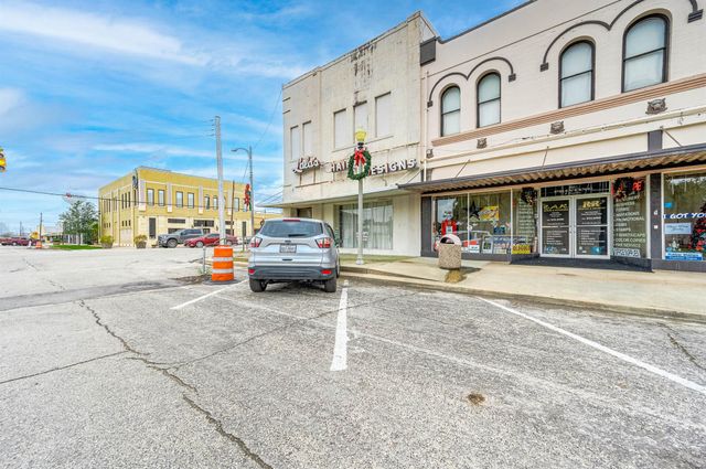 101 E Monseratte Street, El Campo, TX 77437