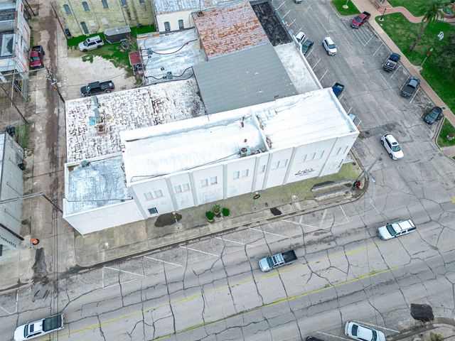 101 E Monseratte Street, El Campo, TX 77437