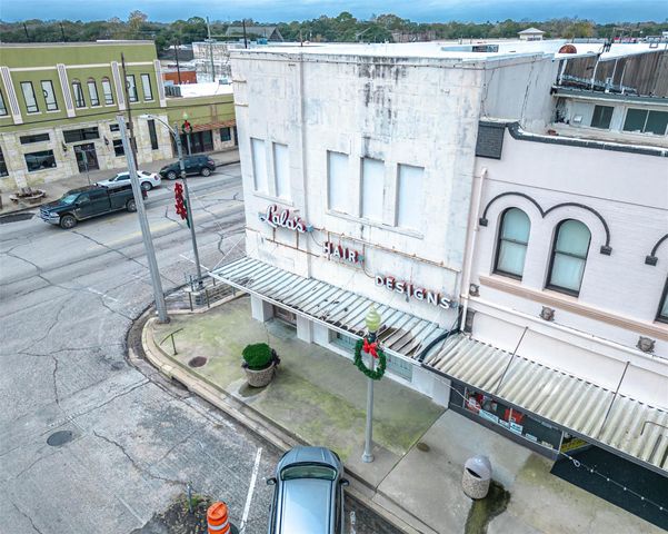 101 E Monseratte Street, El Campo, TX 77437