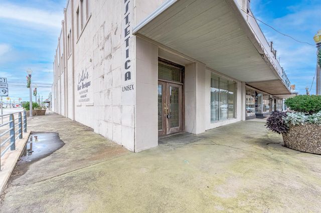 101 E Monseratte Street, El Campo, TX 77437