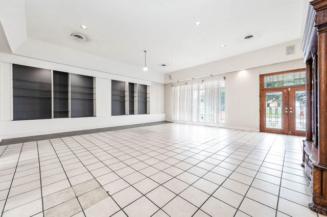 101 E Monseratte Street, El Campo, TX 77437