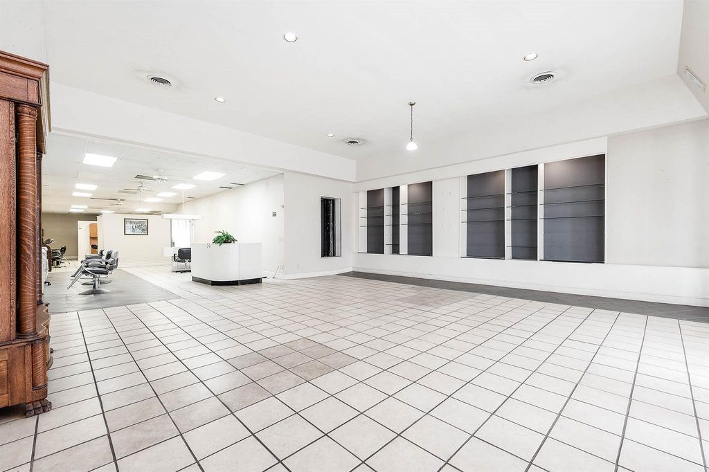 101 E Monseratte Street, El Campo, TX 77437