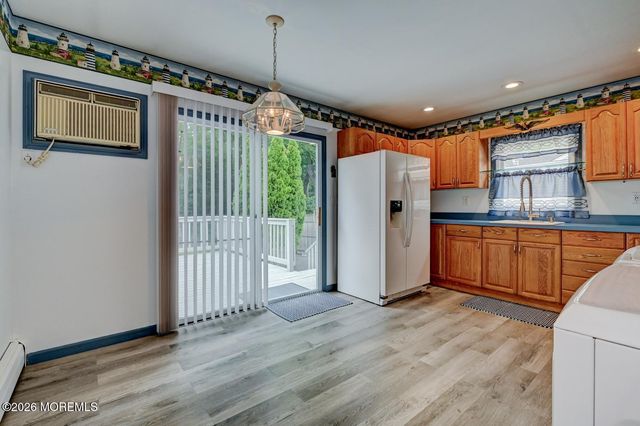 290 W Prospect Avenue, Aberdeen, NJ 07735