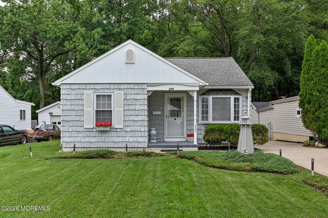 290 W Prospect Avenue, Aberdeen, NJ 07735