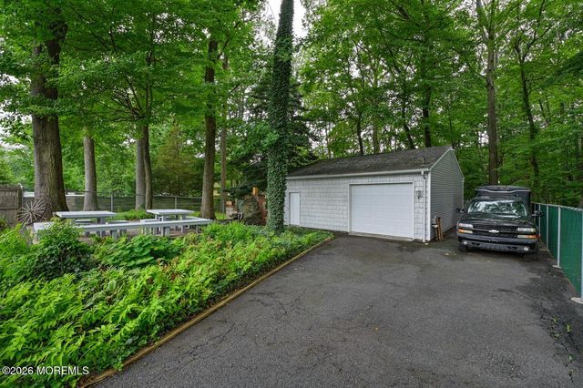 290 W Prospect Avenue, Aberdeen, NJ 07735