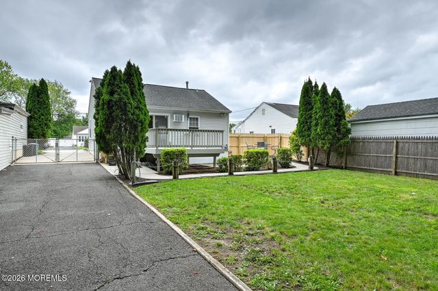 290 W Prospect Avenue, Aberdeen, NJ 07735
