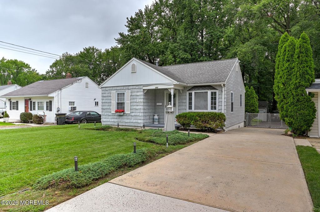 290 W Prospect Avenue, Aberdeen, NJ 07735