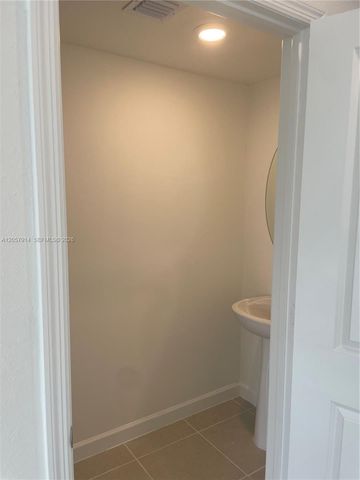 1351 SE 7th Terrace, Homestead, FL 33034