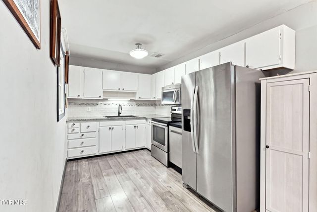 3825 Hemlock Park Lane, Kingsport, TN 37663