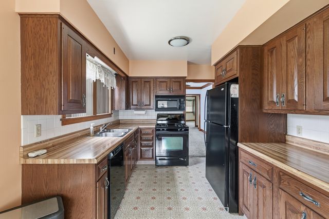 2338 7th Street, East Moline, IL 61244