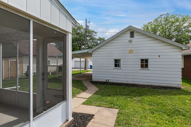 2338 7th Street, East Moline, IL 61244
