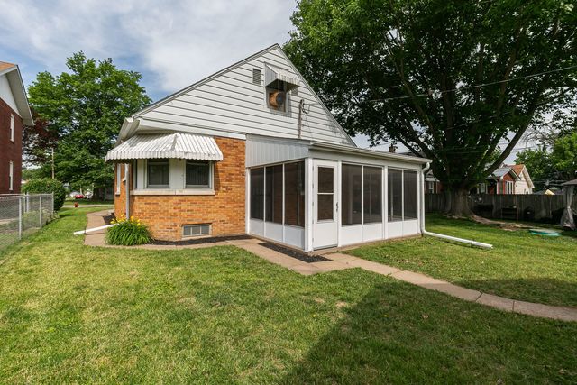 2338 7th Street, East Moline, IL 61244