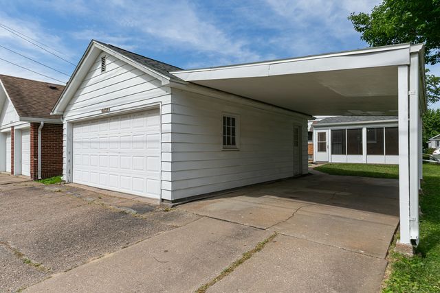 2338 7th Street, East Moline, IL 61244