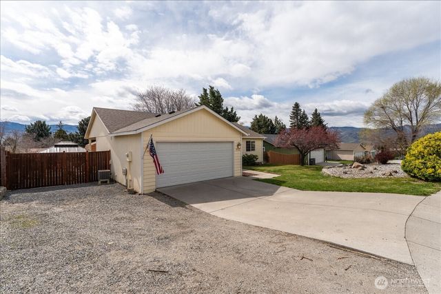 772 Melbourne Court, East Wenatchee, WA 98802