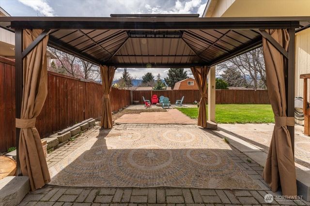 772 Melbourne Court, East Wenatchee, WA 98802