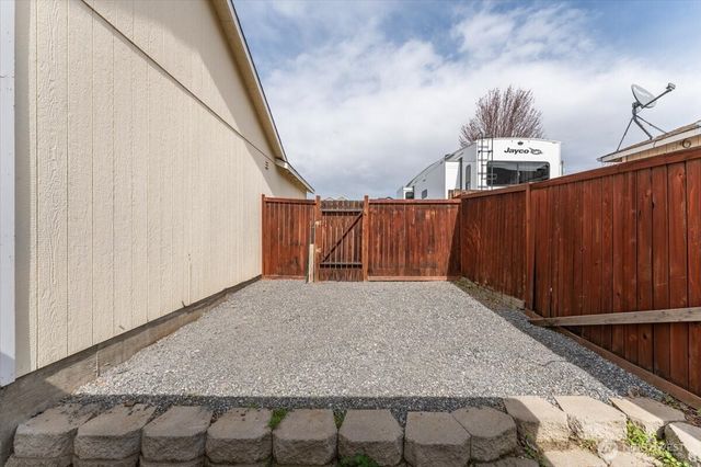 772 Melbourne Court, East Wenatchee, WA 98802