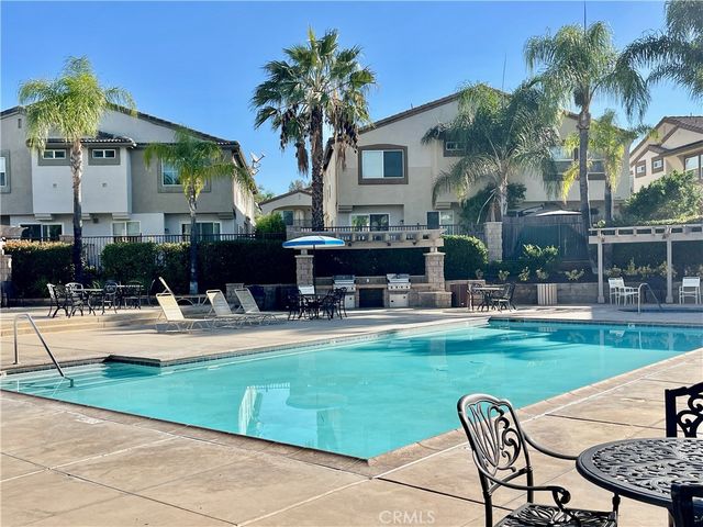 25192 Meadow Walk 1, Murrieta, CA 92562