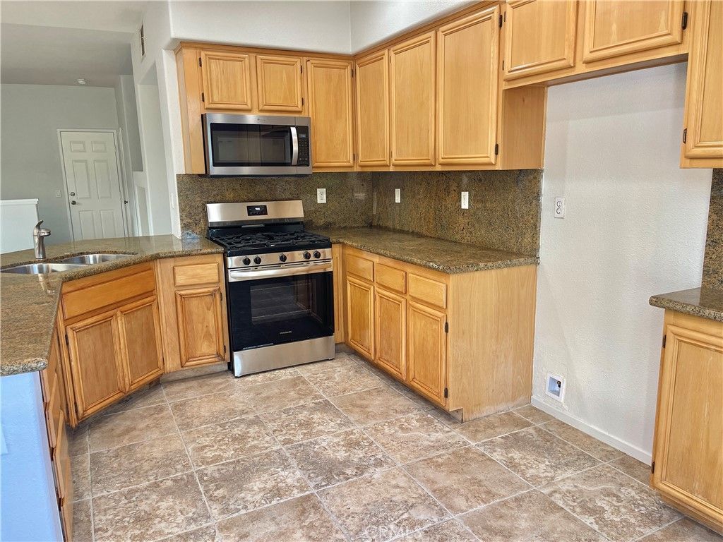 25192 Meadow Walk 1, Murrieta, CA 92562