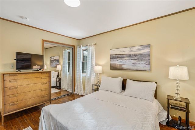 18 Robert Drive, Huntington, NY 11743