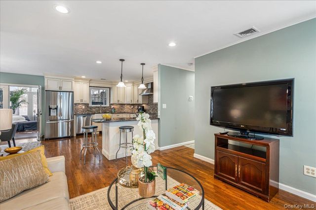 18 Robert Drive, Huntington, NY 11743