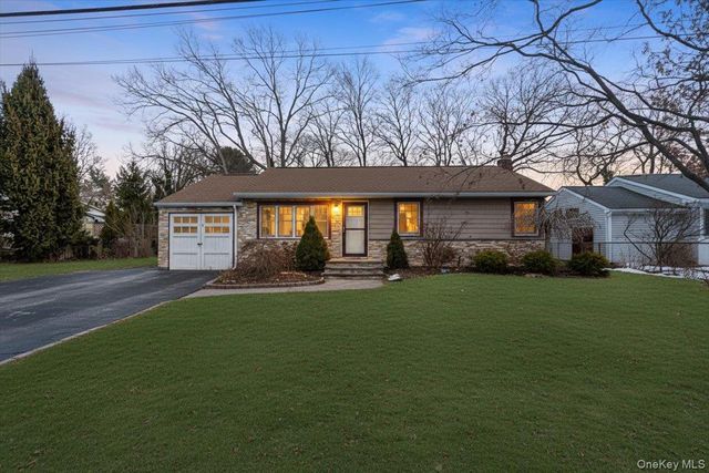 18 Robert Drive, Huntington, NY 11743