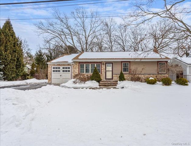 18 Robert Drive, Huntington, NY 11743