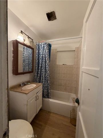 713 E Palmer, Compton, CA 90221