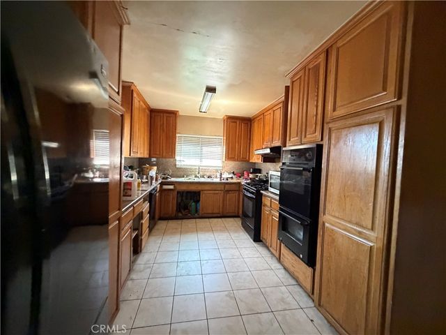 713 E Palmer, Compton, CA 90221
