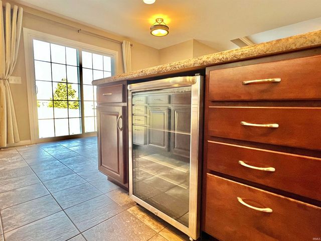 8444 Lancaster Drive, Newburgh, IN 47630