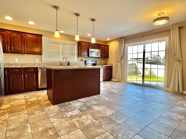 8444 Lancaster Drive, Newburgh, IN 47630