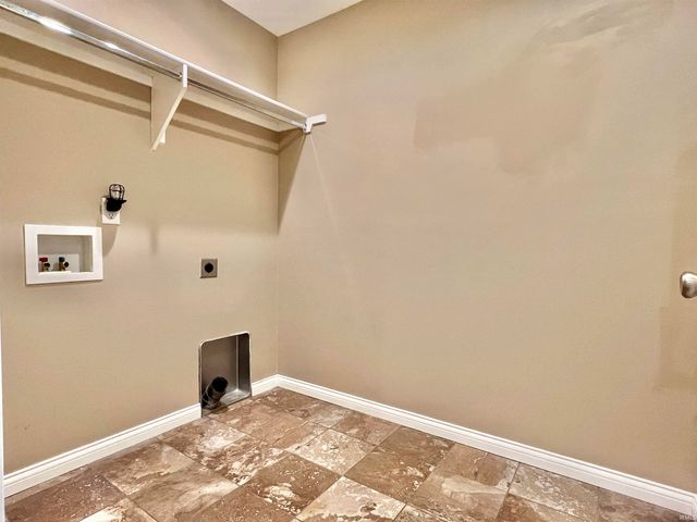 8444 Lancaster Drive, Newburgh, IN 47630