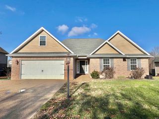 8444 Lancaster Drive, Newburgh, IN 47630