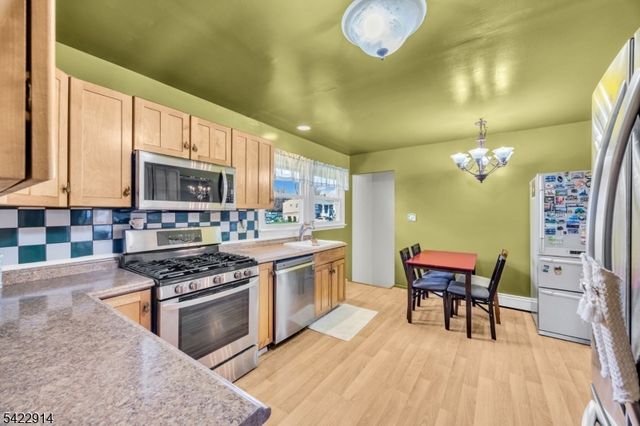 33 Mary Ellen Dr, Edison Twp., NJ 08820
