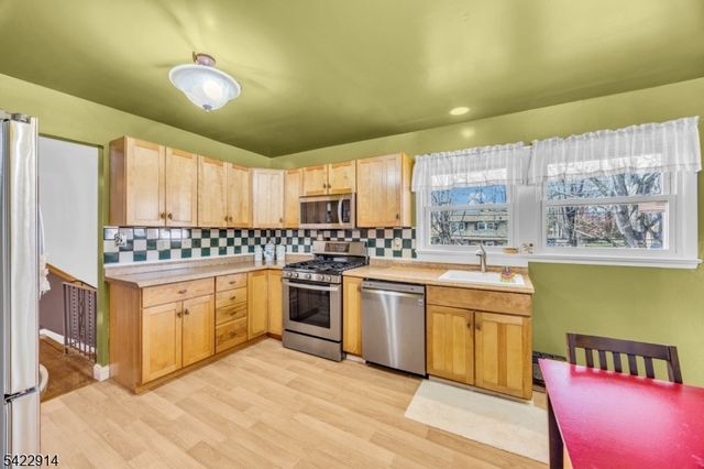 33 Mary Ellen Dr, Edison Twp., NJ 08820