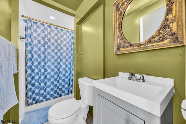 33 Mary Ellen Dr, Edison Twp., NJ 08820