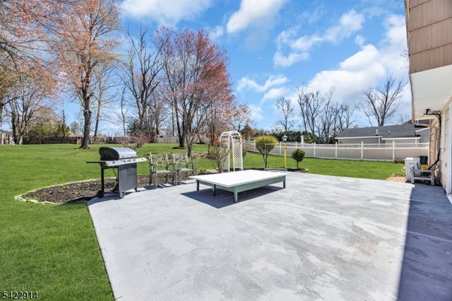 33 Mary Ellen Dr, Edison Twp., NJ 08820