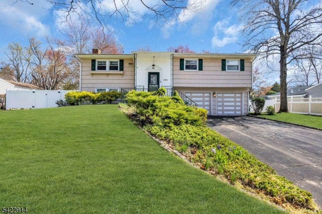 33 Mary Ellen Dr, Edison Twp., NJ 08820 — exterior