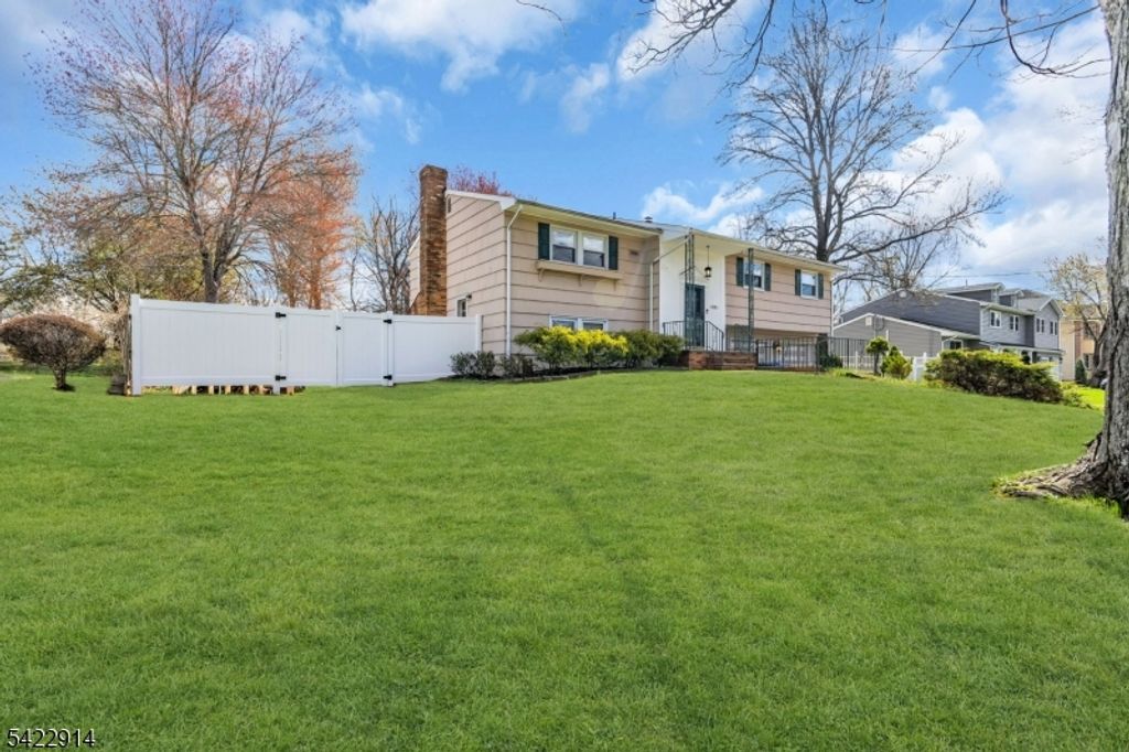 33 Mary Ellen Dr, Edison Twp., NJ 08820 — photo 2