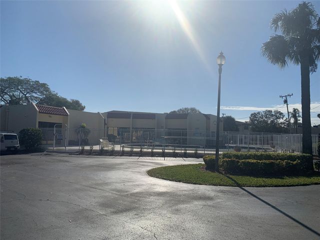 2050 Oleander Blvd 4 104, Fort Pierce, FL 34950