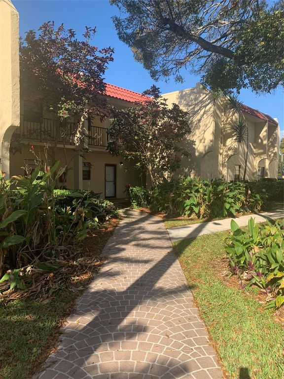 2050 Oleander Blvd 4 104, Fort Pierce, FL 34950