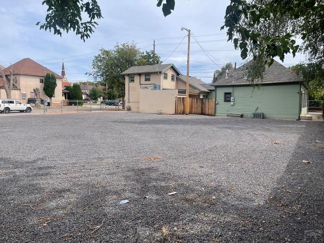825 N Greenwood St, Pueblo, CO 81003