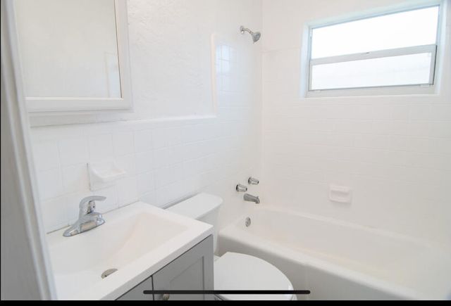 721 NW 19th Terrace 1-2, Fort Lauderdale, FL 33311