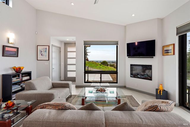 5095 Knollwood Ct, Santa Rosa, CA 95403