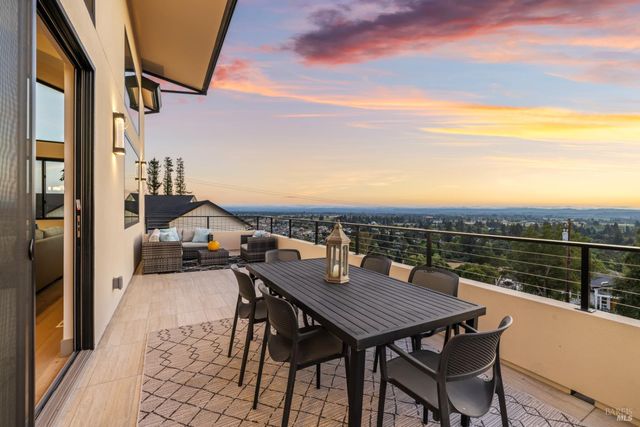 5095 Knollwood Ct, Santa Rosa, CA 95403