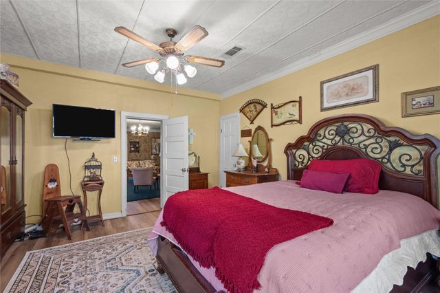 2641 N Us-69, Doucette, TX 75942