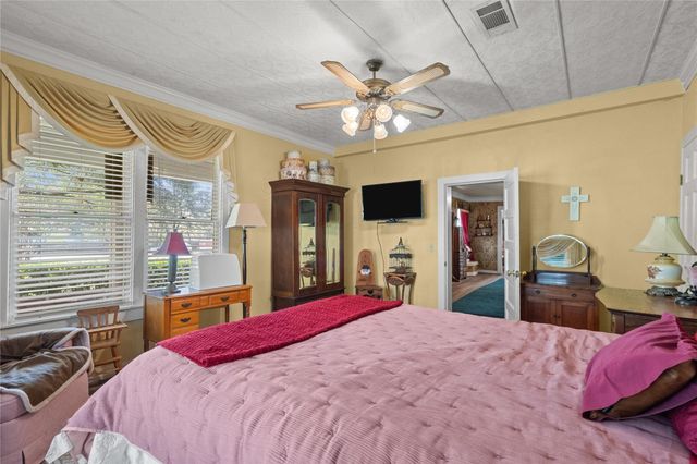 2641 N Us-69, Doucette, TX 75942